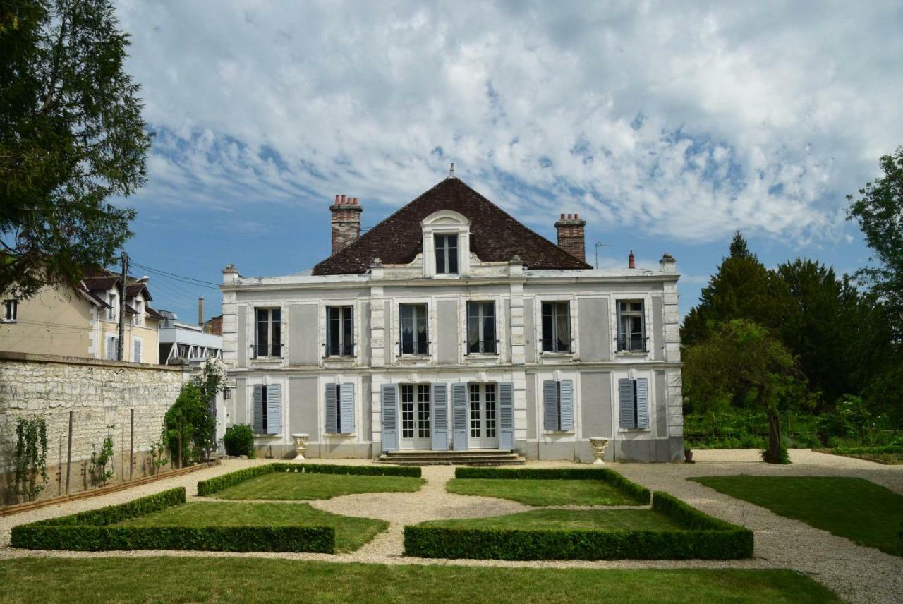 Hotel Particulier La Gobine Joigny Exterior photo